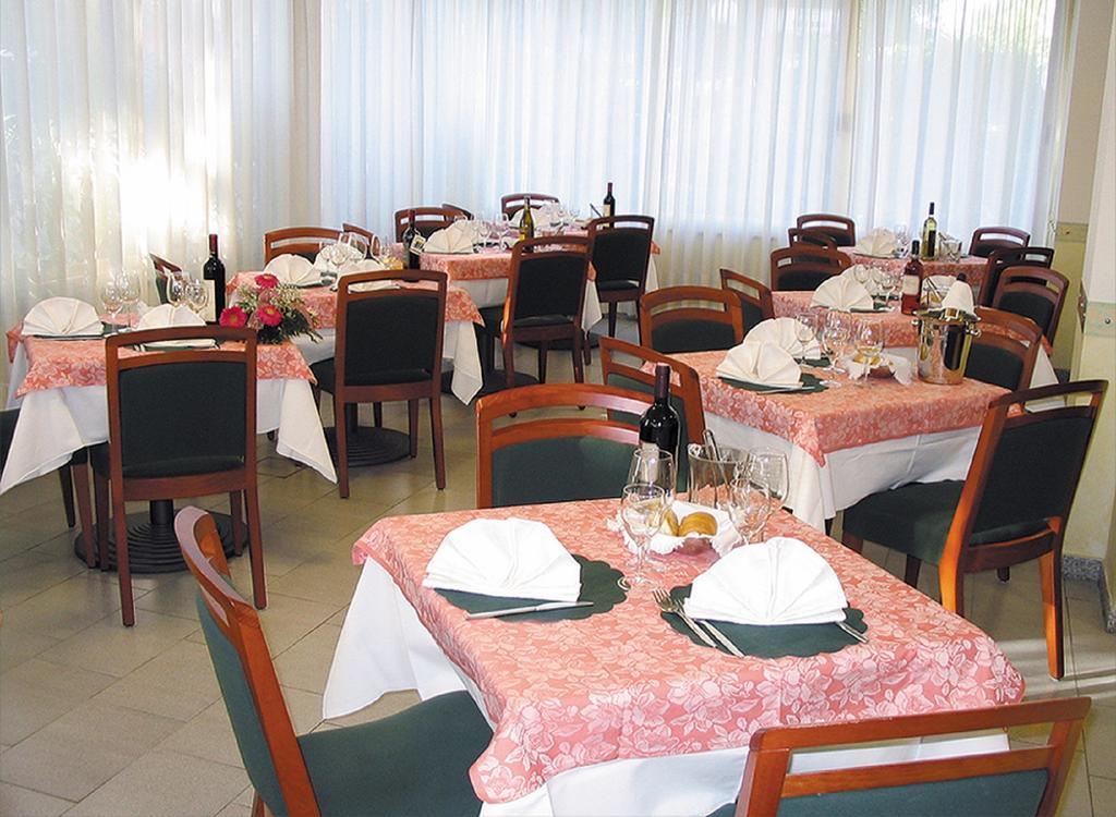 Hotel Aquila D'Oro Misano Adriatico Dış mekan fotoğraf