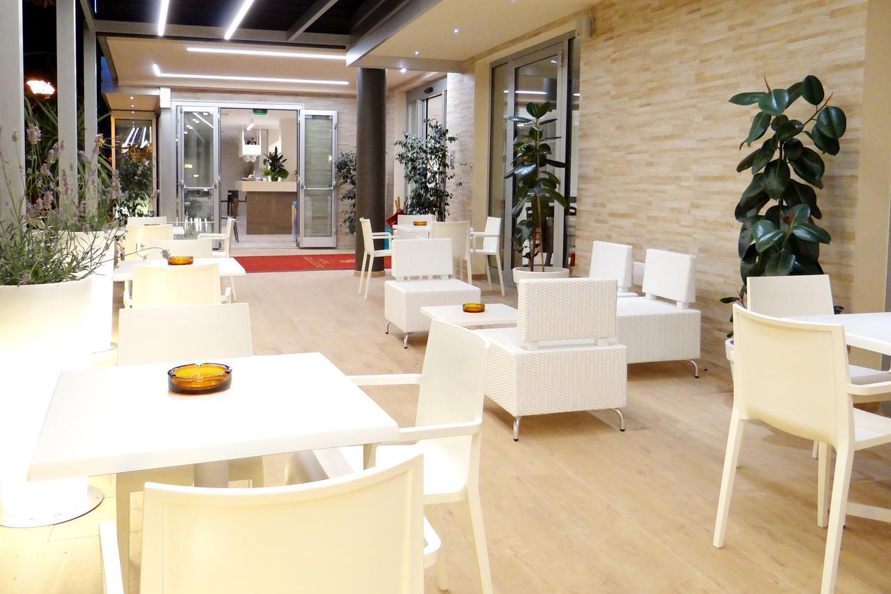 Hotel Aquila D'Oro Misano Adriatico Dış mekan fotoğraf